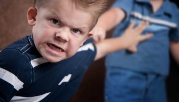 Criança com Comportamento Agressivo: Como Lidar?